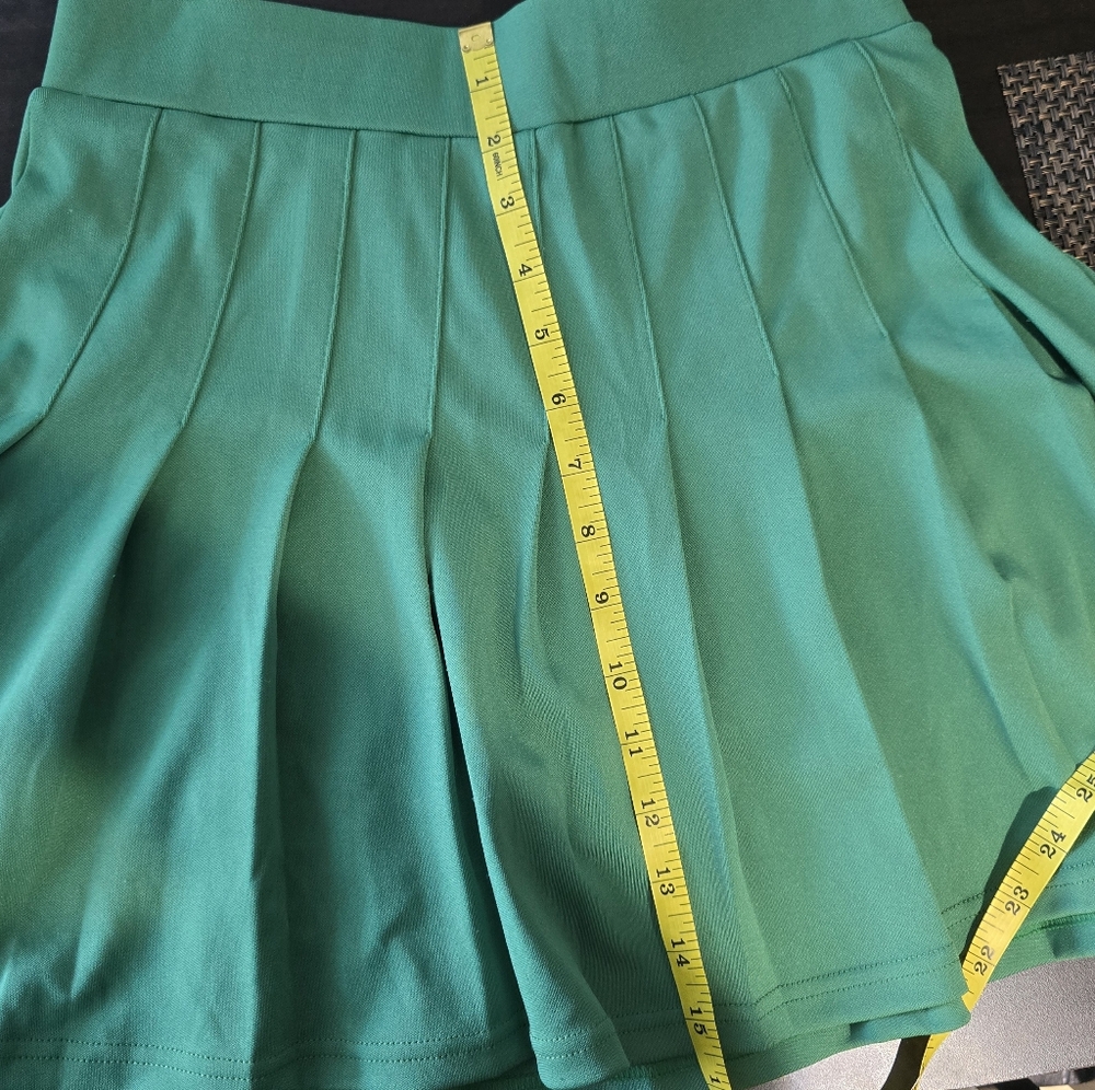 Green Pleated Women's Tennis Skirt - Picture 5 of 5
